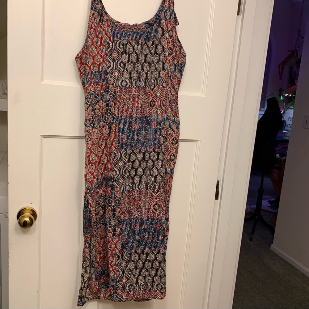 Sleeveless Red & Blue Printed Midi Dress